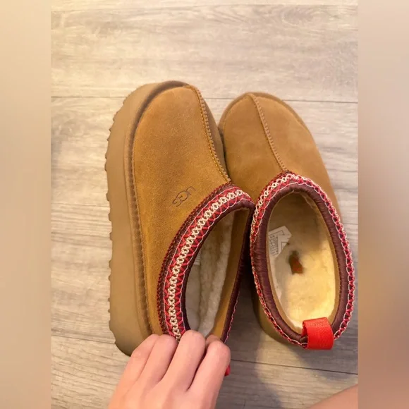 UGG Tasman in Brown and Red - Picture 2 of 9
